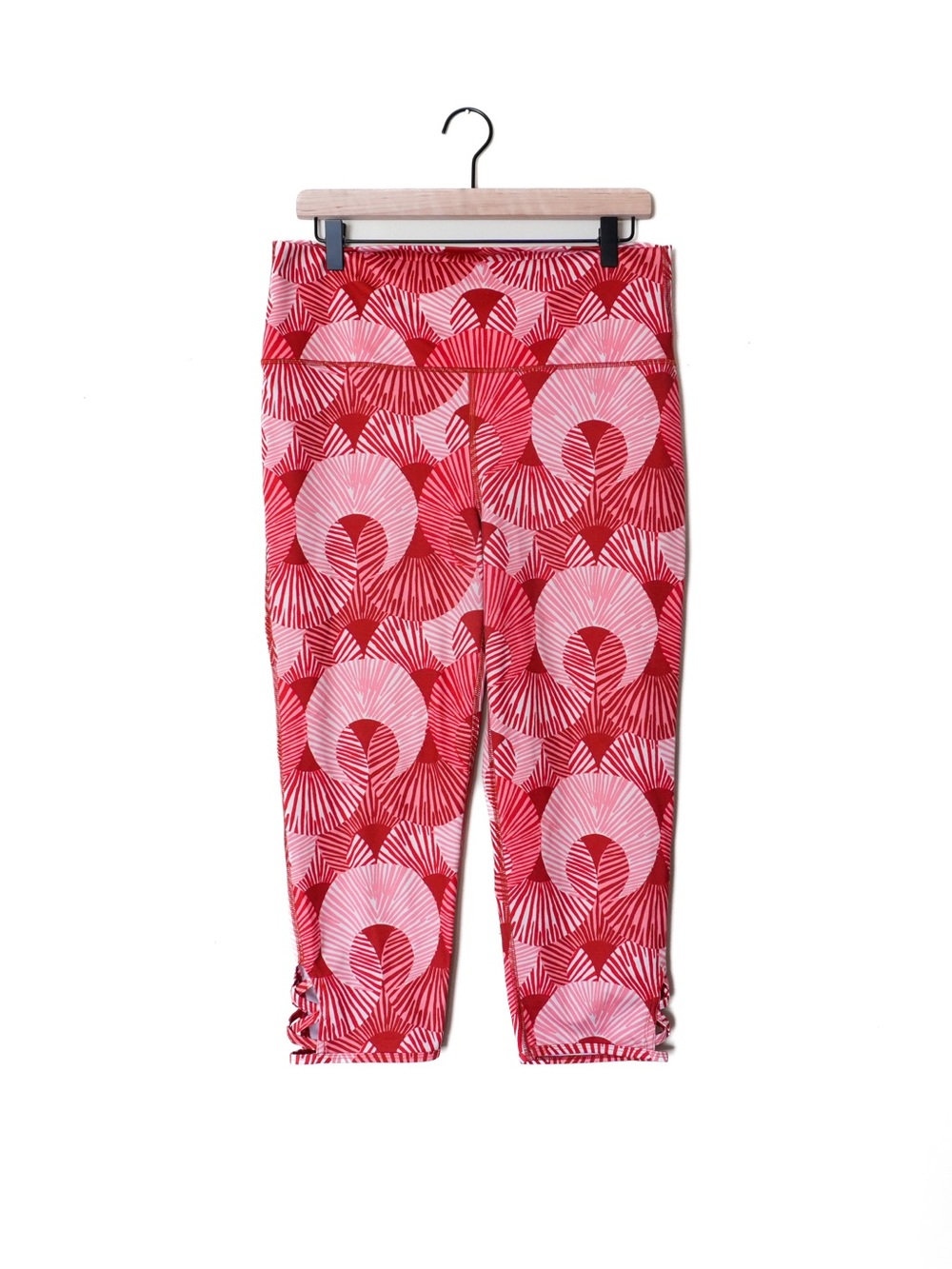 Aerie Red White Patterned Abstract Geometric Crop Leggings
